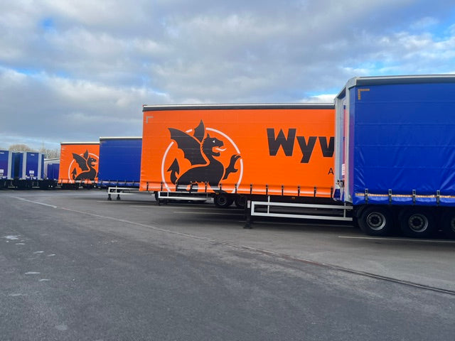 Wyvern curtainsiders